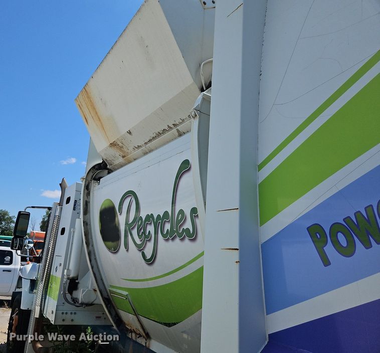 image for item OF9817 2011 International  7300 refuse truck