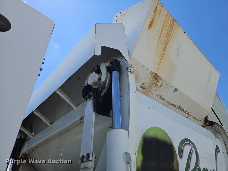 image for item OF9817 2011 International  7300 refuse truck