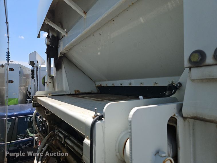 image for item OF9817 2011 International  7300 refuse truck