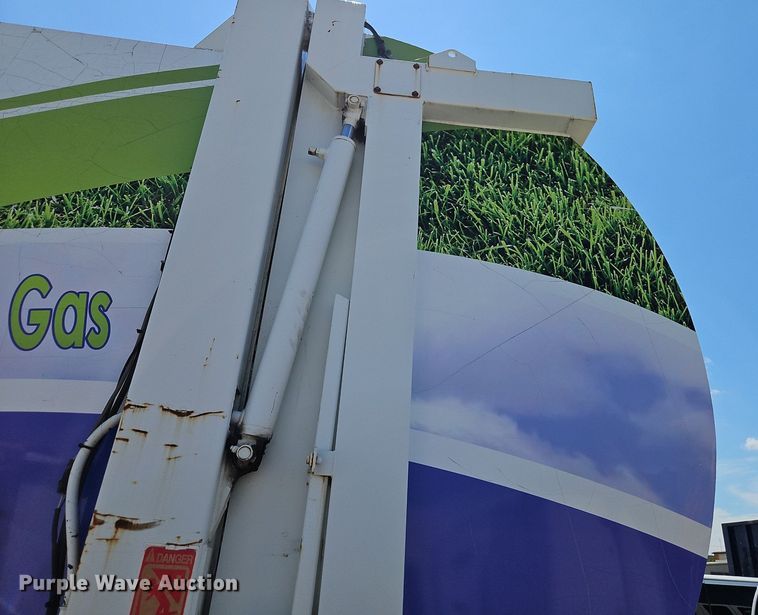 image for item OF9817 2011 International  7300 refuse truck