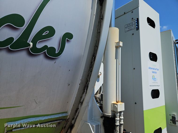 image for item OF9817 2011 International  7300 refuse truck