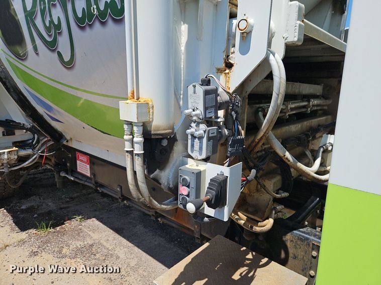 image for item OF9817 2011 International  7300 refuse truck