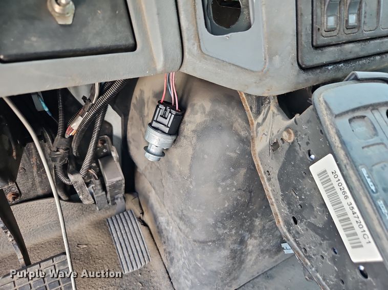 image for item OF9817 2011 International  7300 refuse truck