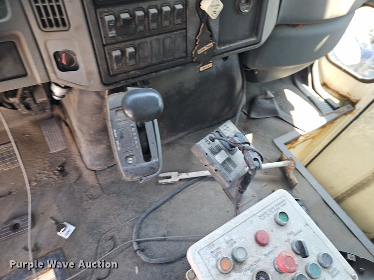 image for item OF9817 2011 International  7300 refuse truck