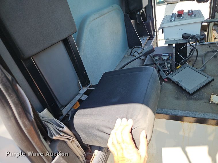 image for item OF9817 2011 International  7300 refuse truck