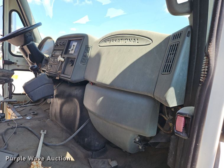 image for item OF9817 2011 International  7300 refuse truck