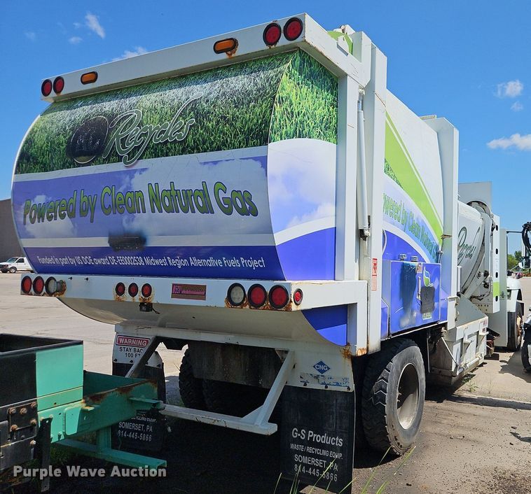 image for item OF9821 2011 International  7300 refuse truck