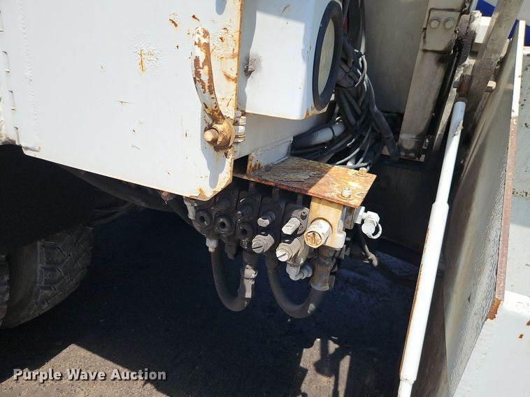 image for item OF9821 2011 International  7300 refuse truck