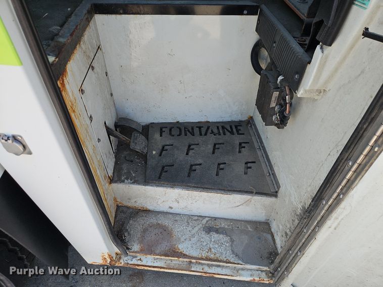 image for item OF9821 2011 International  7300 refuse truck