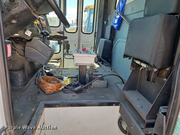 image for item OF9821 2011 International  7300 refuse truck