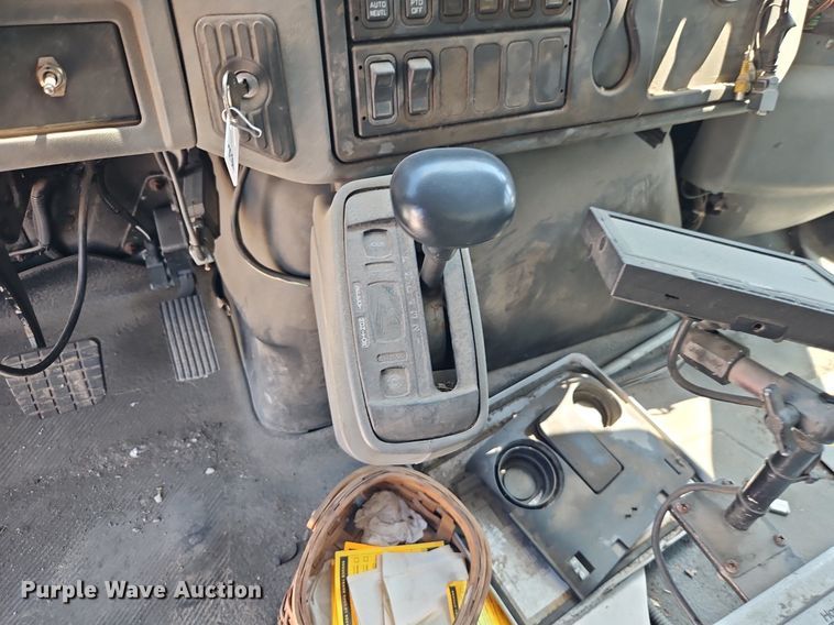 image for item OF9821 2011 International  7300 refuse truck