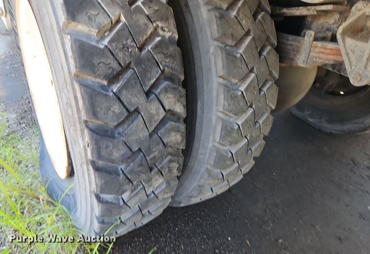 image for item OF9821 2011 International  7300 refuse truck