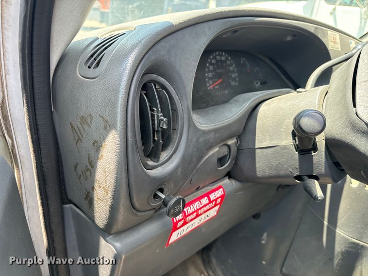 image for item OF9825 2003 Ford E350 Super Duty van with bucket lift