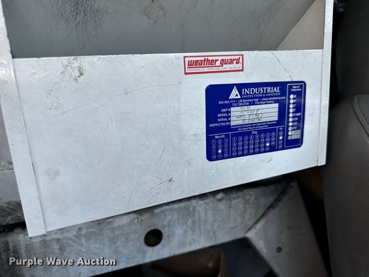 image for item OF9825 2003 Ford E350 Super Duty van with bucket lift