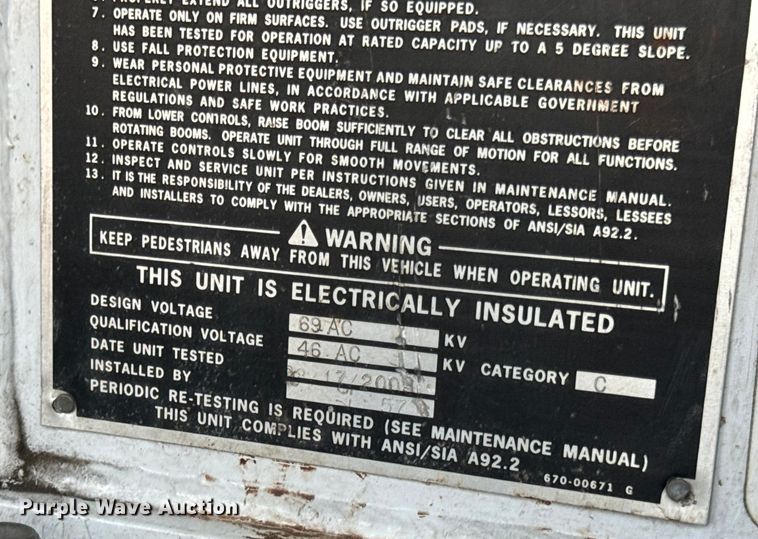 image for item OF9825 2003 Ford E350 Super Duty van with bucket lift