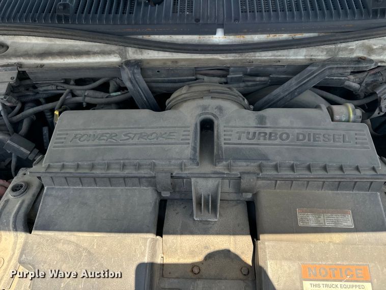 image for item OF9825 2003 Ford E350 Super Duty van with bucket lift