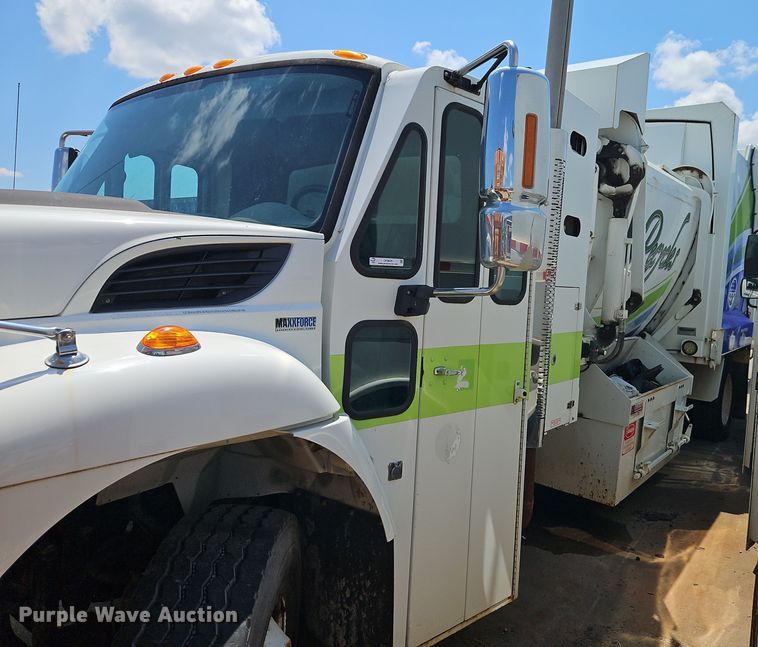 image for item OF9829 2011 International  7300  refuse truck