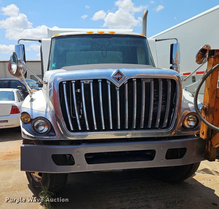 image for item OF9829 2011 International  7300  refuse truck