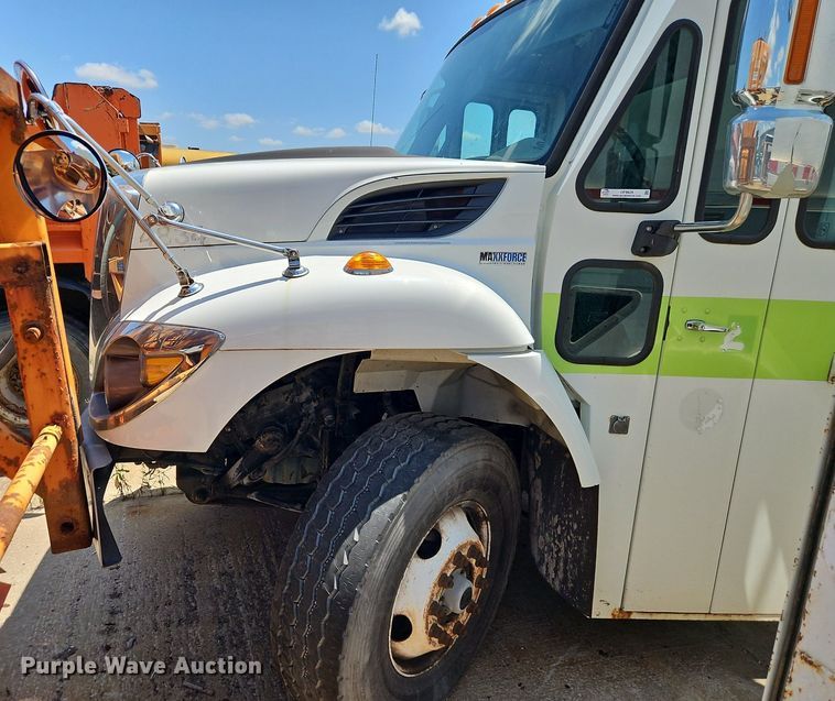 image for item OF9829 2011 International  7300  refuse truck