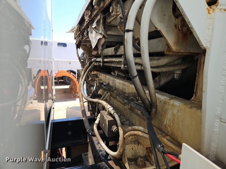 image for item OF9829 2011 International  7300  refuse truck