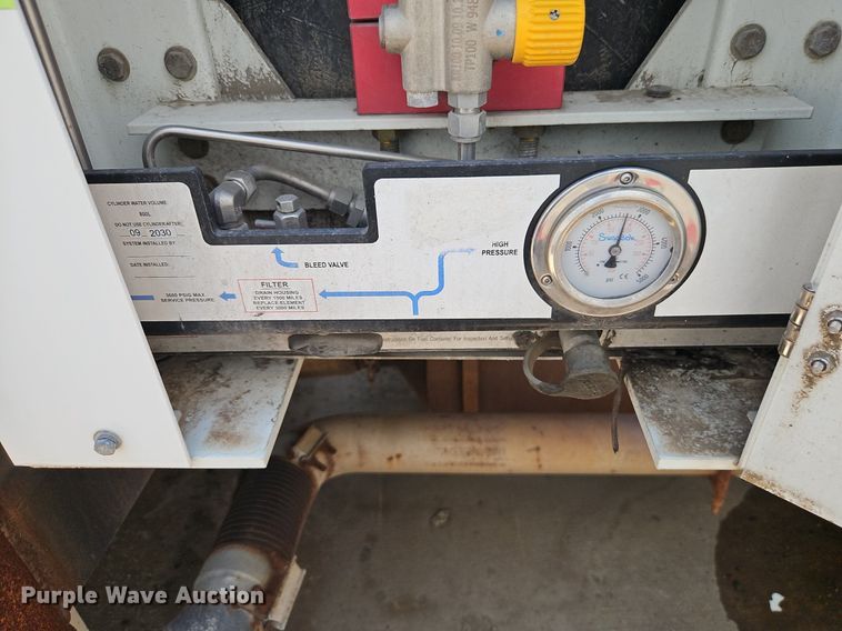 image for item OF9829 2011 International  7300  refuse truck