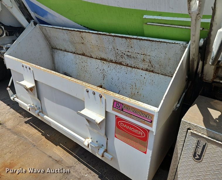 image for item OF9829 2011 International  7300  refuse truck