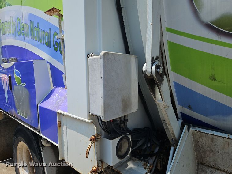 image for item OF9829 2011 International  7300  refuse truck