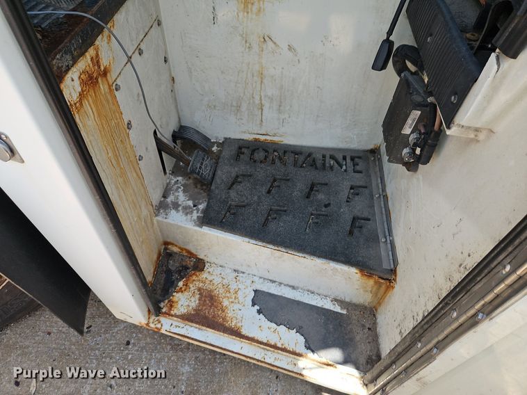 image for item OF9829 2011 International  7300  refuse truck