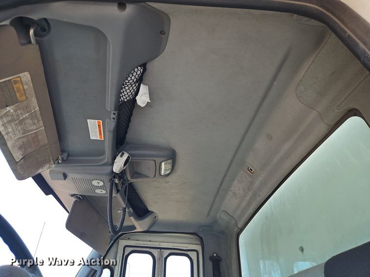 image for item OF9829 2011 International  7300  refuse truck