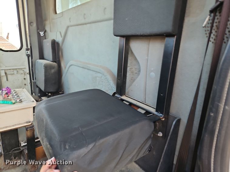 image for item OF9829 2011 International  7300  refuse truck