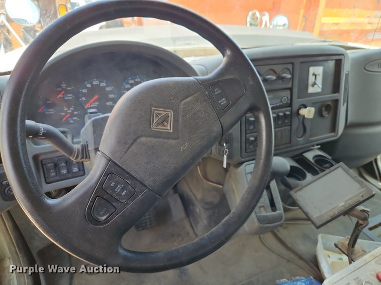 image for item OF9829 2011 International  7300  refuse truck