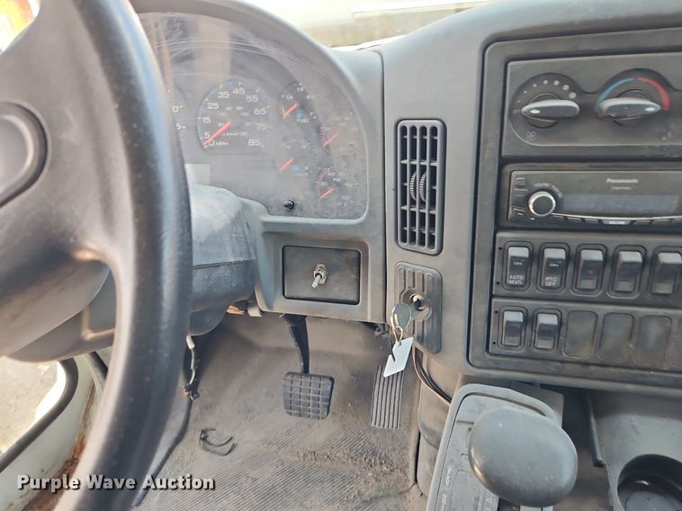 image for item OF9829 2011 International  7300  refuse truck