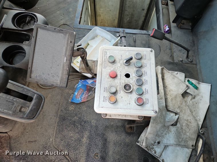 image for item OF9829 2011 International  7300  refuse truck