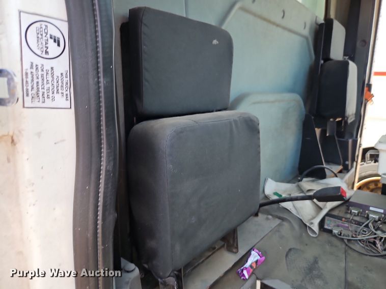 image for item OF9829 2011 International  7300  refuse truck