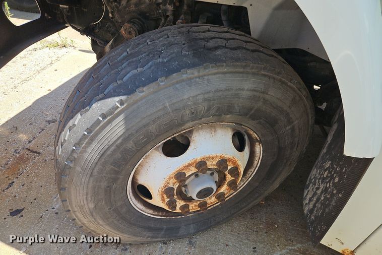 image for item OF9829 2011 International  7300  refuse truck