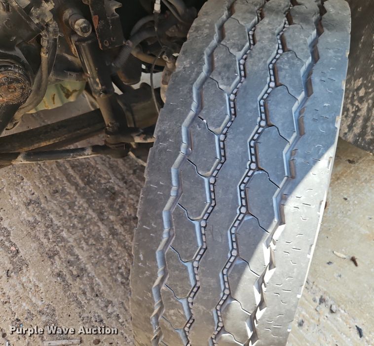 image for item OF9829 2011 International  7300  refuse truck