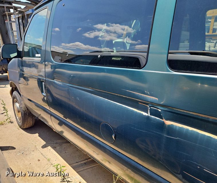 image for item OF9830 2000 Ford E250 van