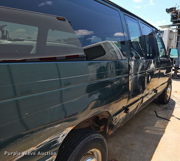 image for item OF9830 2000 Ford E250 van