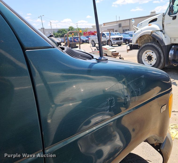 image for item OF9830 2000 Ford E250 van