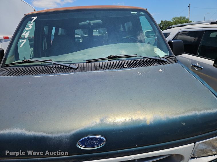 image for item OF9830 2000 Ford E250 van