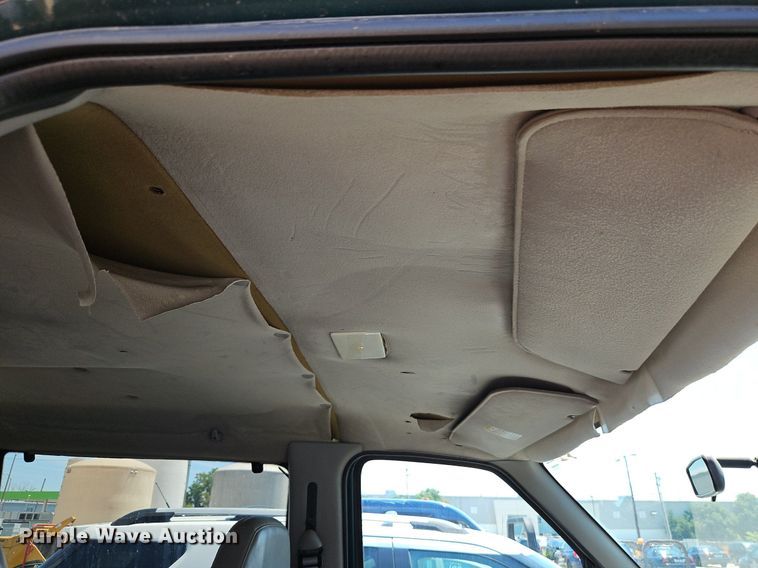 image for item OF9830 2000 Ford E250 van