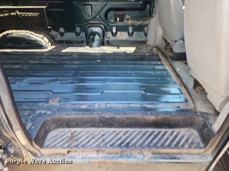 image for item OF9830 2000 Ford E250 van