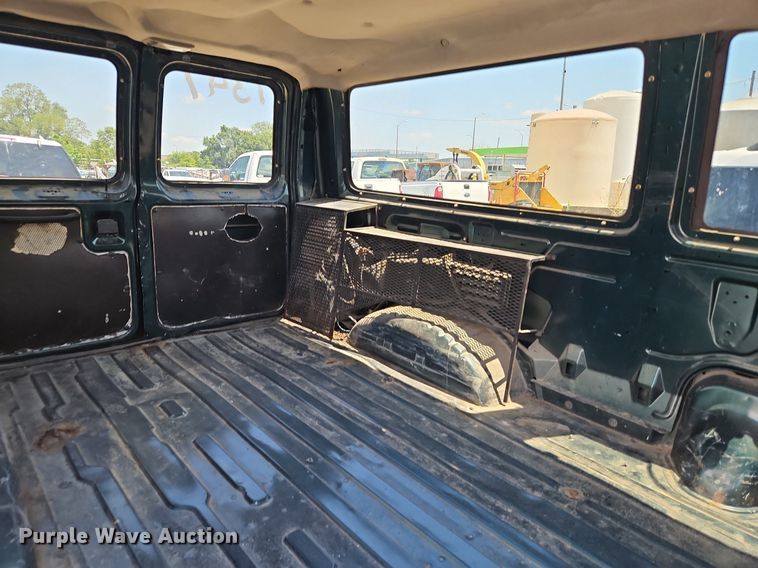 image for item OF9830 2000 Ford E250 van