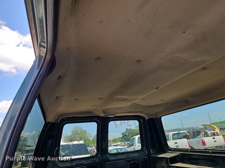 image for item OF9830 2000 Ford E250 van