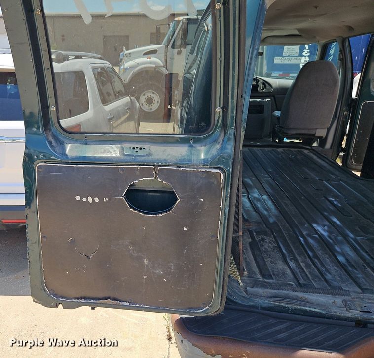 image for item OF9830 2000 Ford E250 van