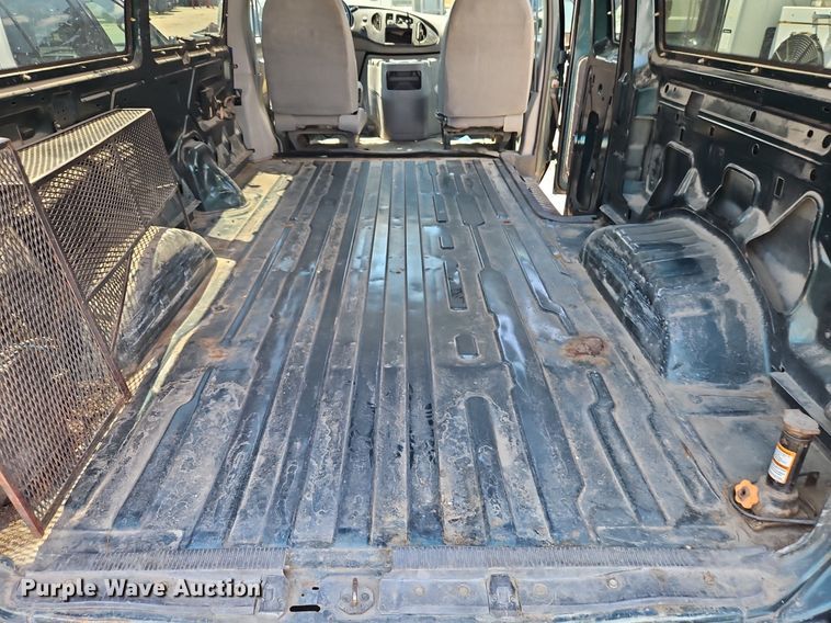 image for item OF9830 2000 Ford E250 van