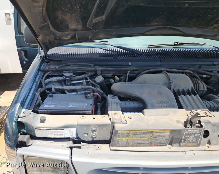 image for item OF9830 2000 Ford E250 van