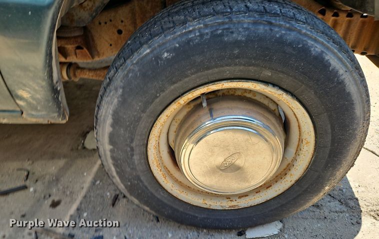 image for item OF9830 2000 Ford E250 van