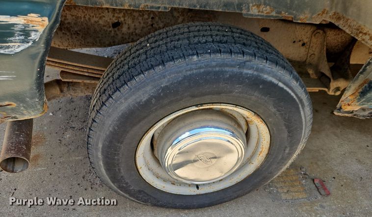 image for item OF9830 2000 Ford E250 van