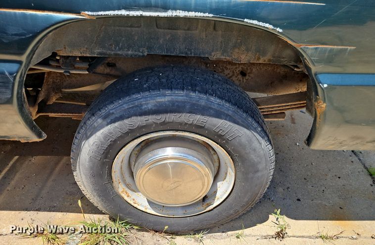 image for item OF9830 2000 Ford E250 van